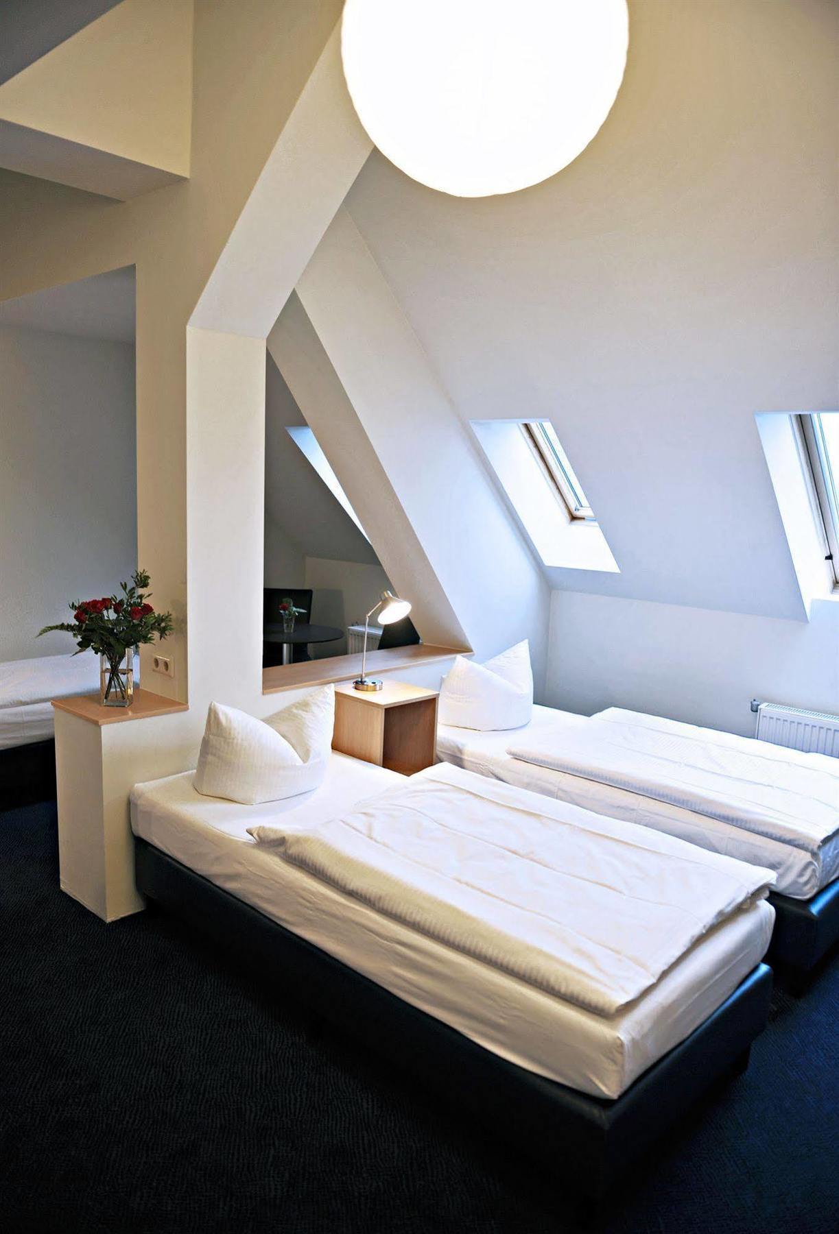 Hotel Transit Loft Берлин Екстериор снимка