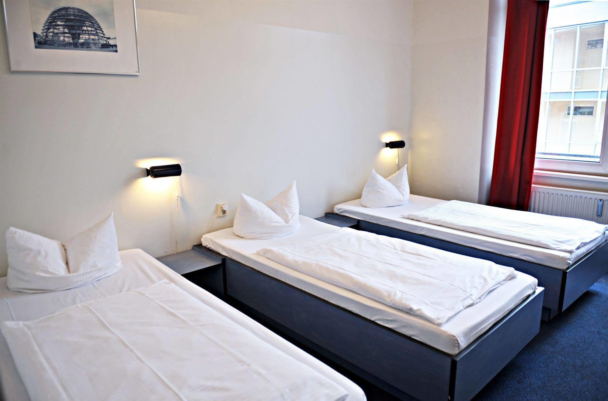 Hotel Transit Loft Берлин Екстериор снимка