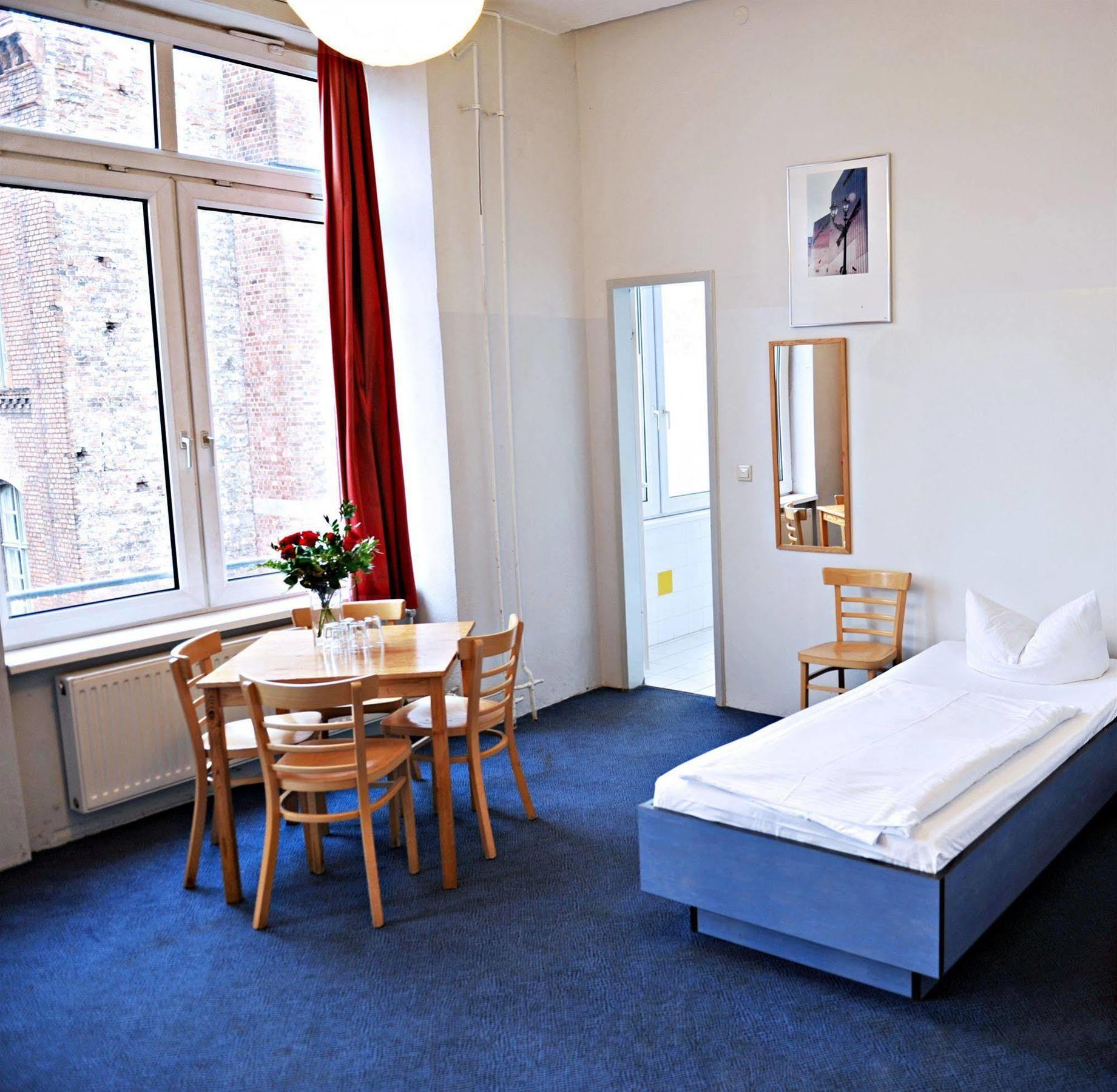 Hotel Transit Loft Берлин Екстериор снимка