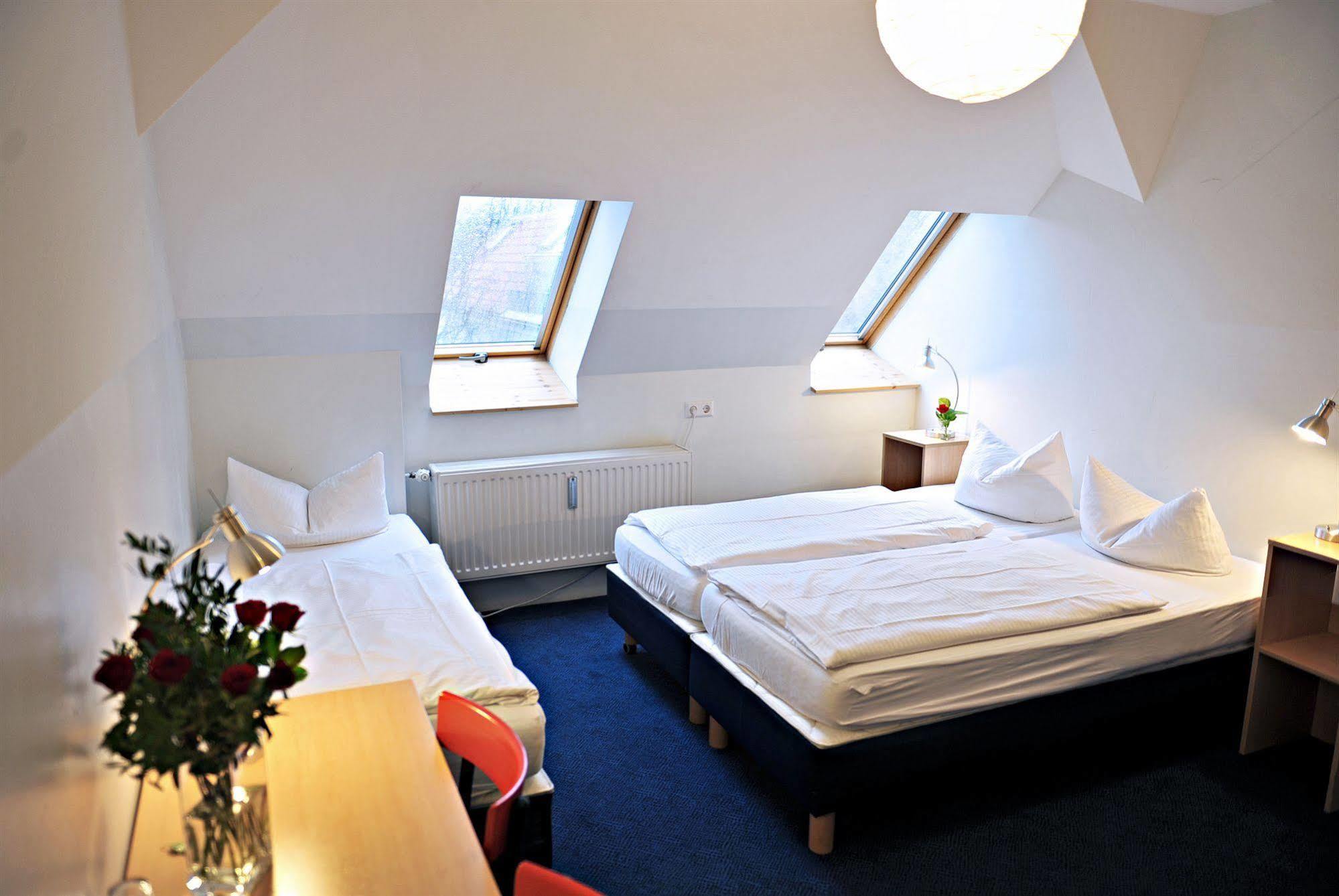 Hotel Transit Loft Берлин Екстериор снимка