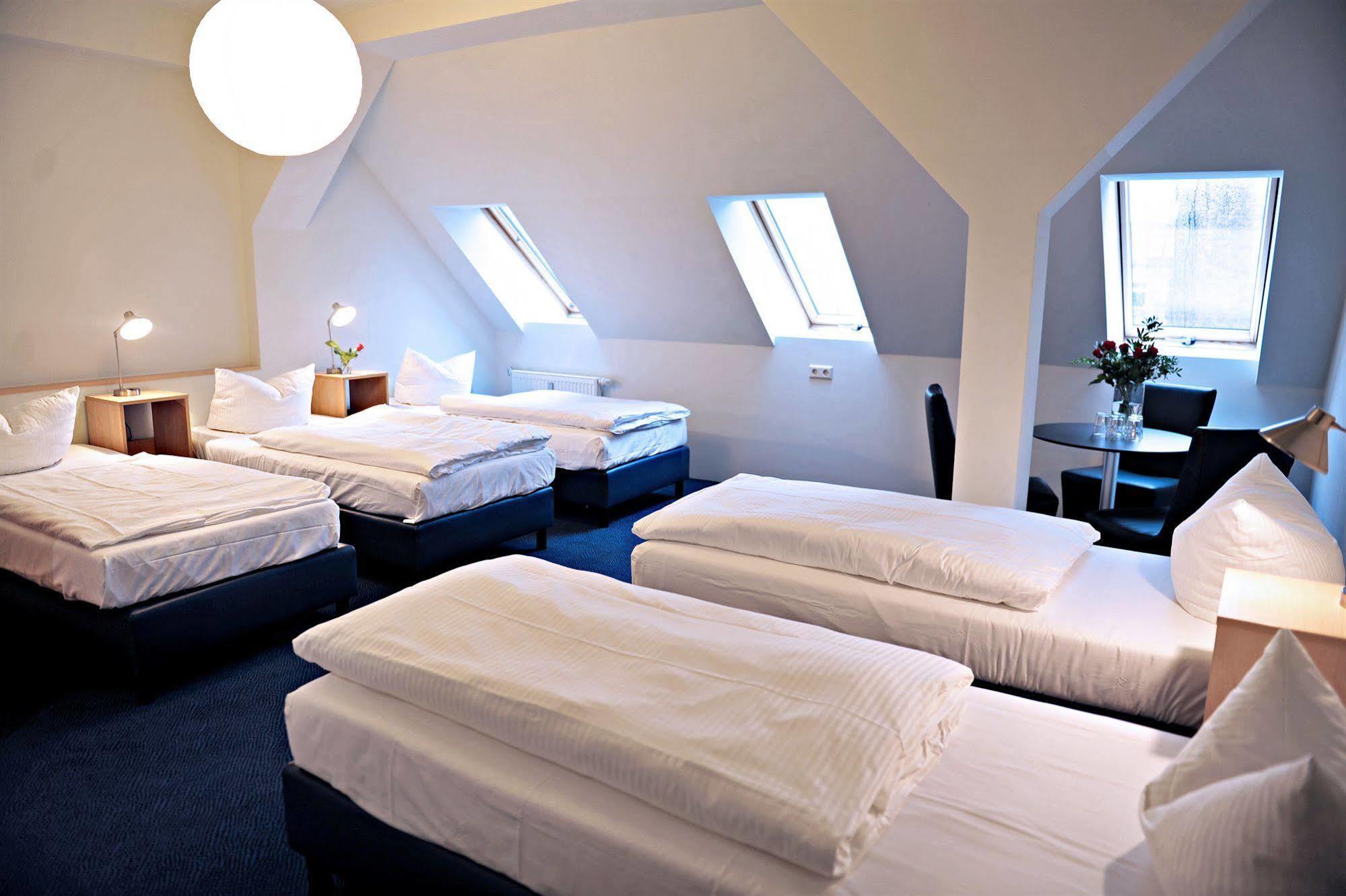 Hotel Transit Loft Берлин Екстериор снимка